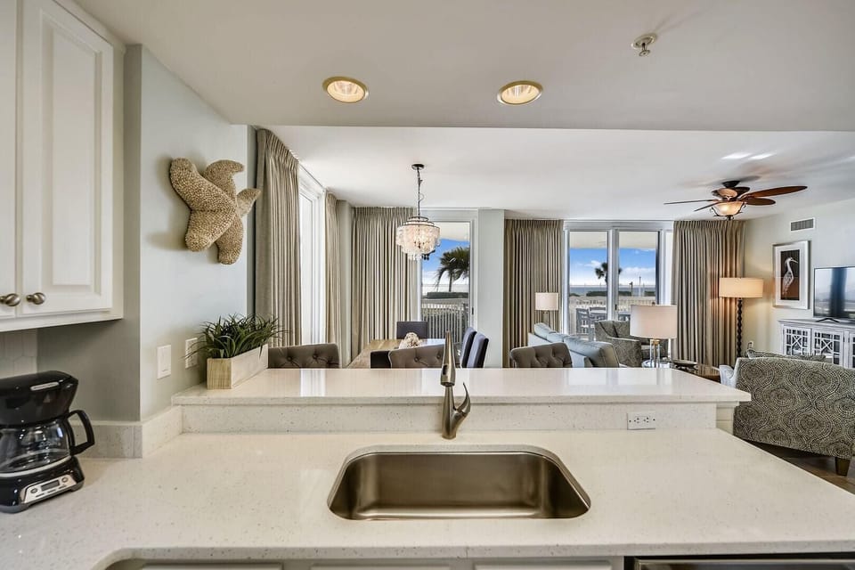 Condo, Multiple Beds (Silver Beach Towers 101 West- Beach B) | Interior