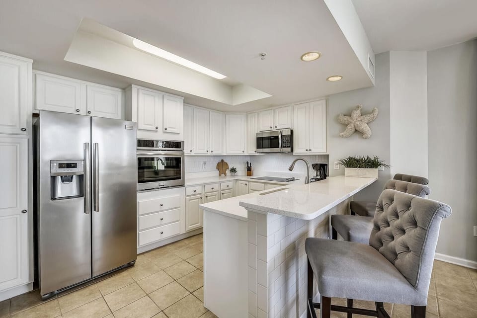 Condo, Multiple Beds (Silver Beach Towers 101 West- Beach B) | Private kitchen