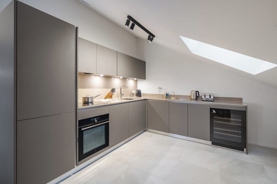 Alpine : Appartement 70 | Private kitchen | Espresso maker, fridge, microwave, oven