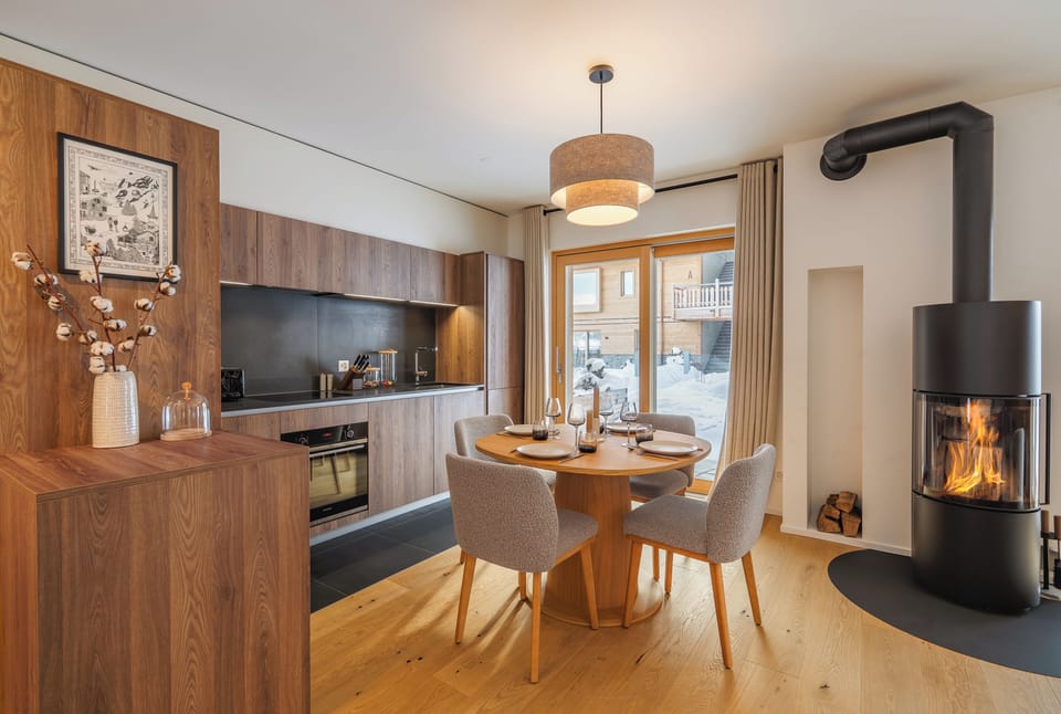 Alpine : Chalet B2 | Private kitchen | Espresso maker, fridge, microwave, oven