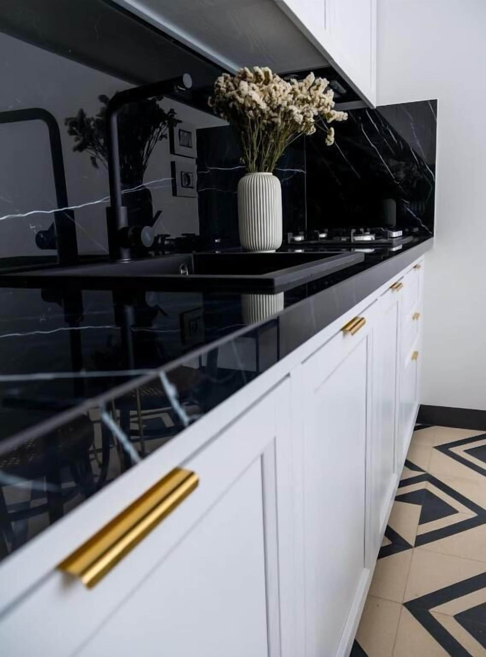 Family Suite, Patio, Courtyard View | Private kitchen