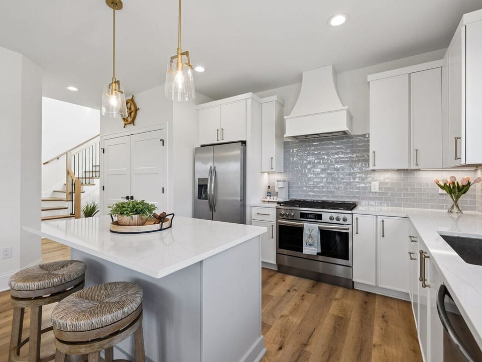 Beautiful Kitchen with Island