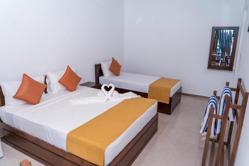 Deluxe Double Room, Garden View | Laptop workspace