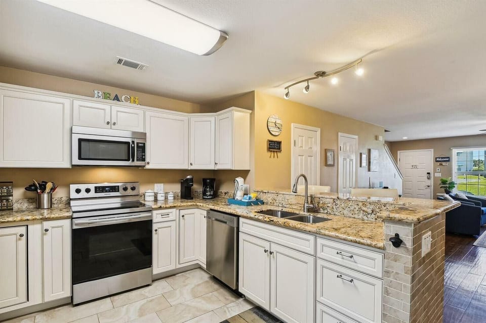 House, Multiple Beds (Woodland Shores- Sea'cret Treasure) | Private kitchen