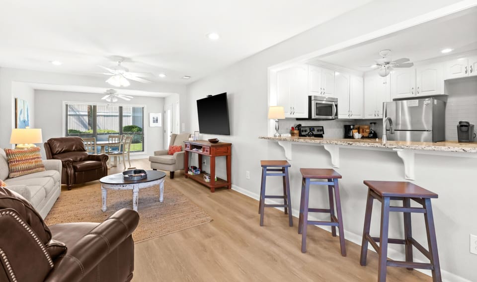 House, Multiple Beds (Sandpiper Village 708) | Living area