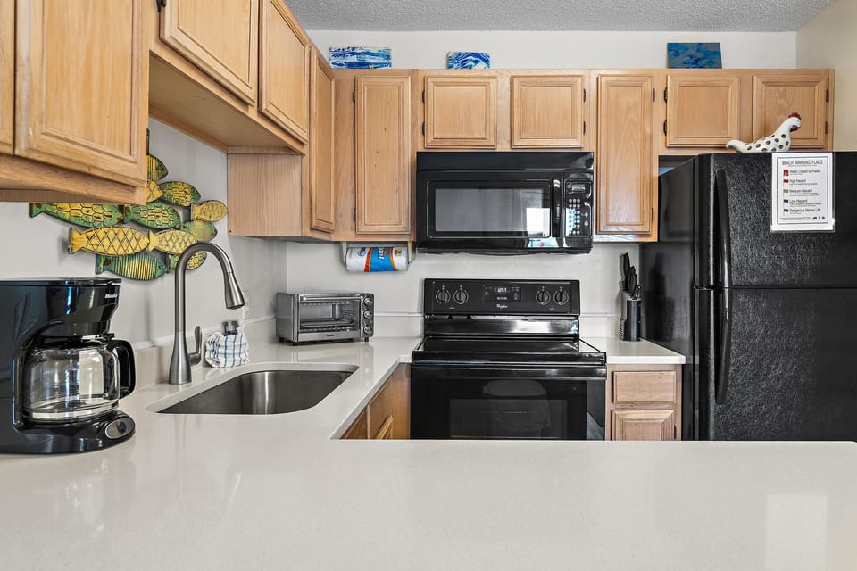 Condo, 1 Queen Bed with Sofa bed (Summerspell 207) | Private kitchen | Oven, toaster