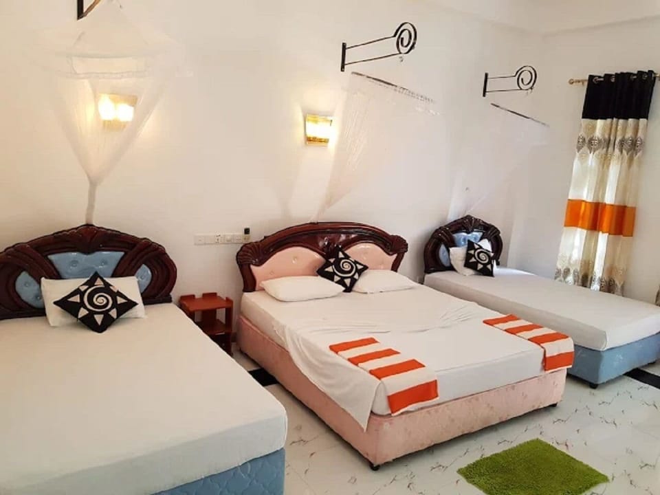 Deluxe Double Room, Garden View | Laptop workspace