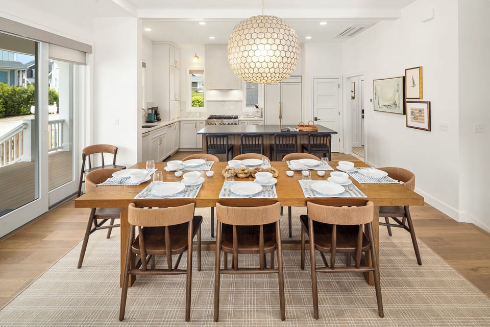 Dining room.