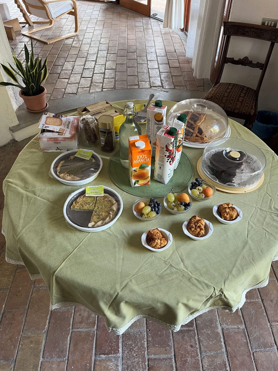 Daily buffet breakfast for a fee