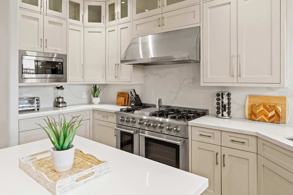 Cook in Style – This kitchen features high-end appliances, ample storage, and everything you need for a seamless culinary experience.