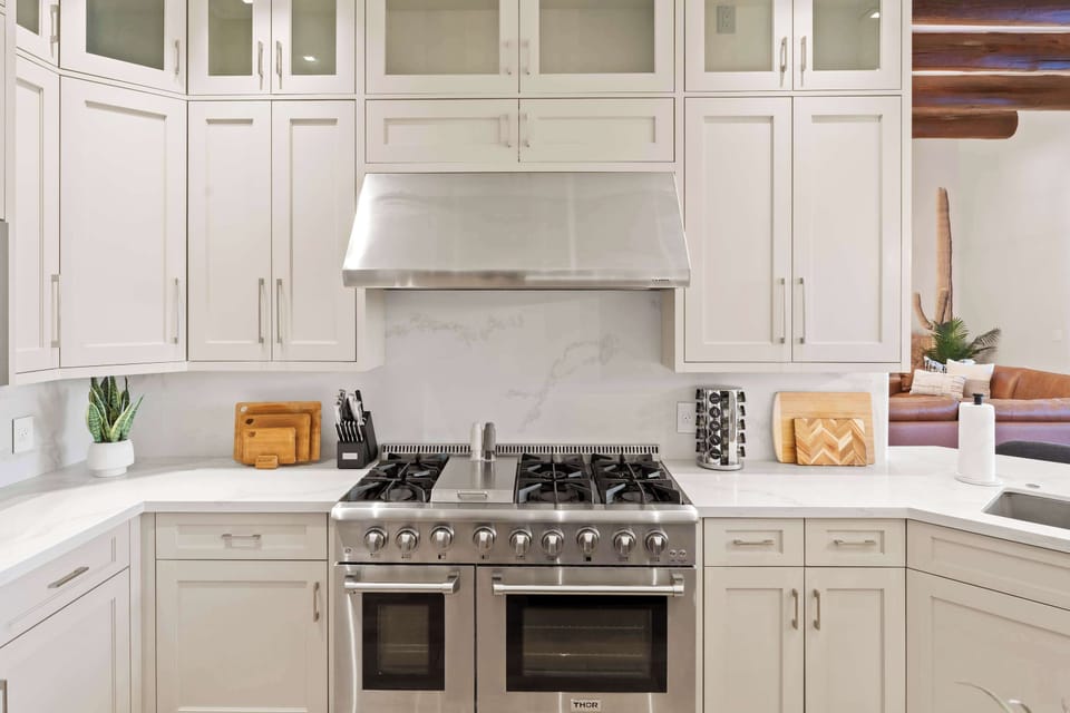 Chef’s Dream Kitchen – Fully stocked with high-end appliances and plenty of cabinetry, making cooking a breeze.