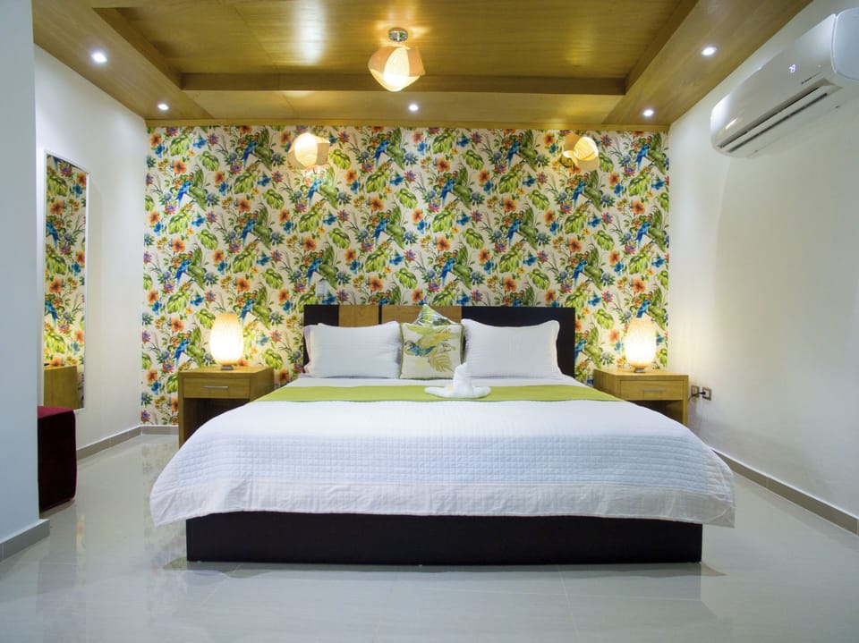 Junior Suite | Iron/ironing board, free WiFi