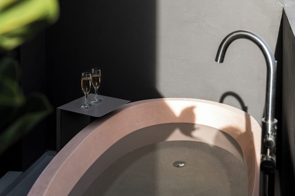 Private spa tub