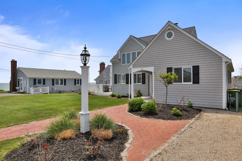 25 Seaview Ave.