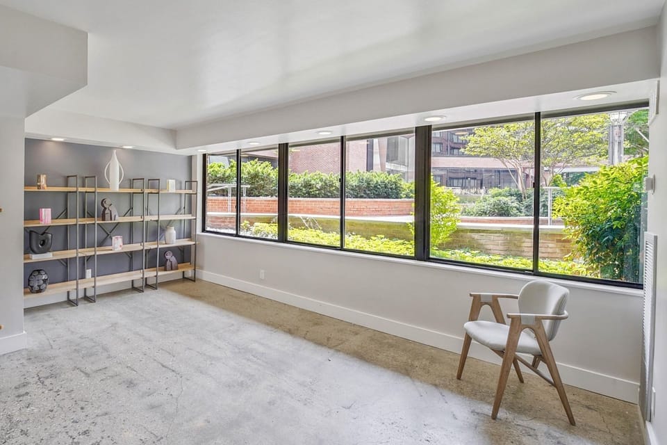 Washington 2 Bedroom 2 Bath Queen Common Area