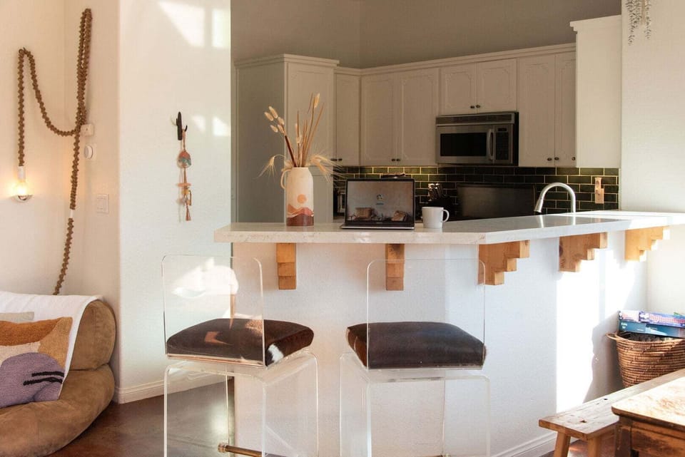 Breakfast bar.