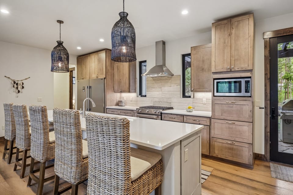 Kitchen - Peak and Petal Chalet - Frisco Vacation Rental