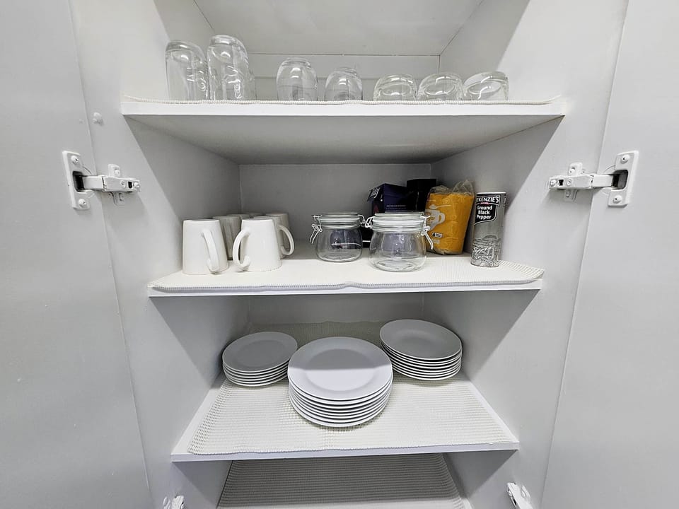 11 kitchen crockery