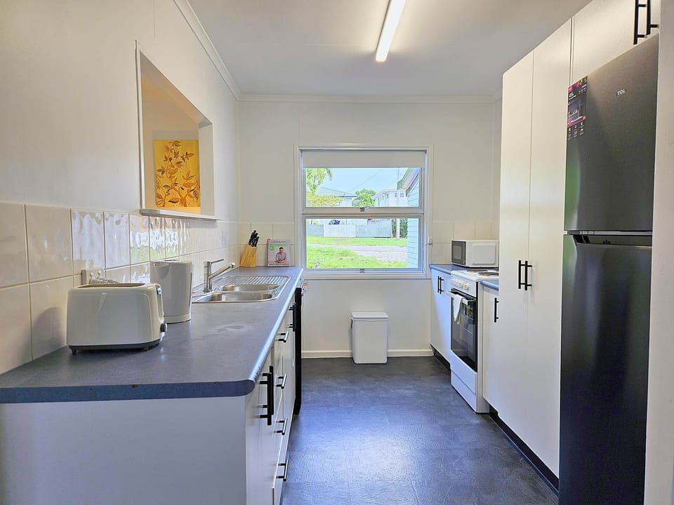 08 kitchen