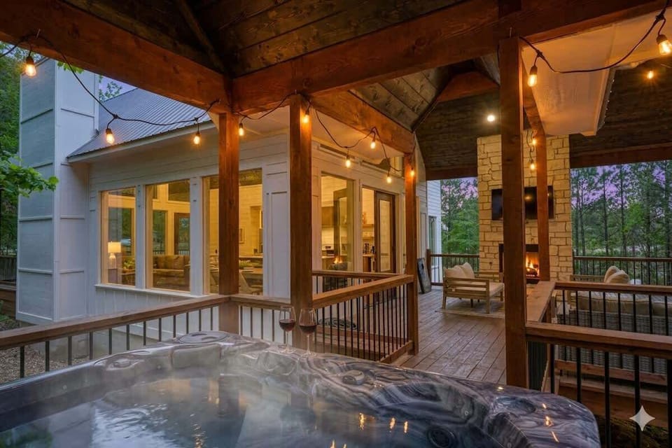 Outdoor spa tub