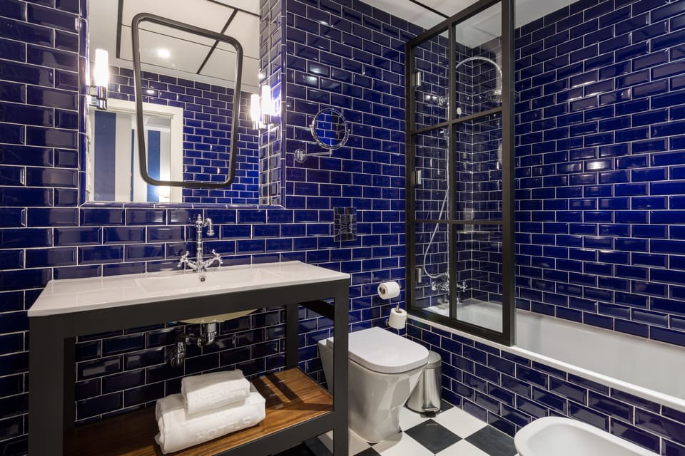 Standard Double or Twin Room | In-room safe, soundproofing, free WiFi, bed sheets