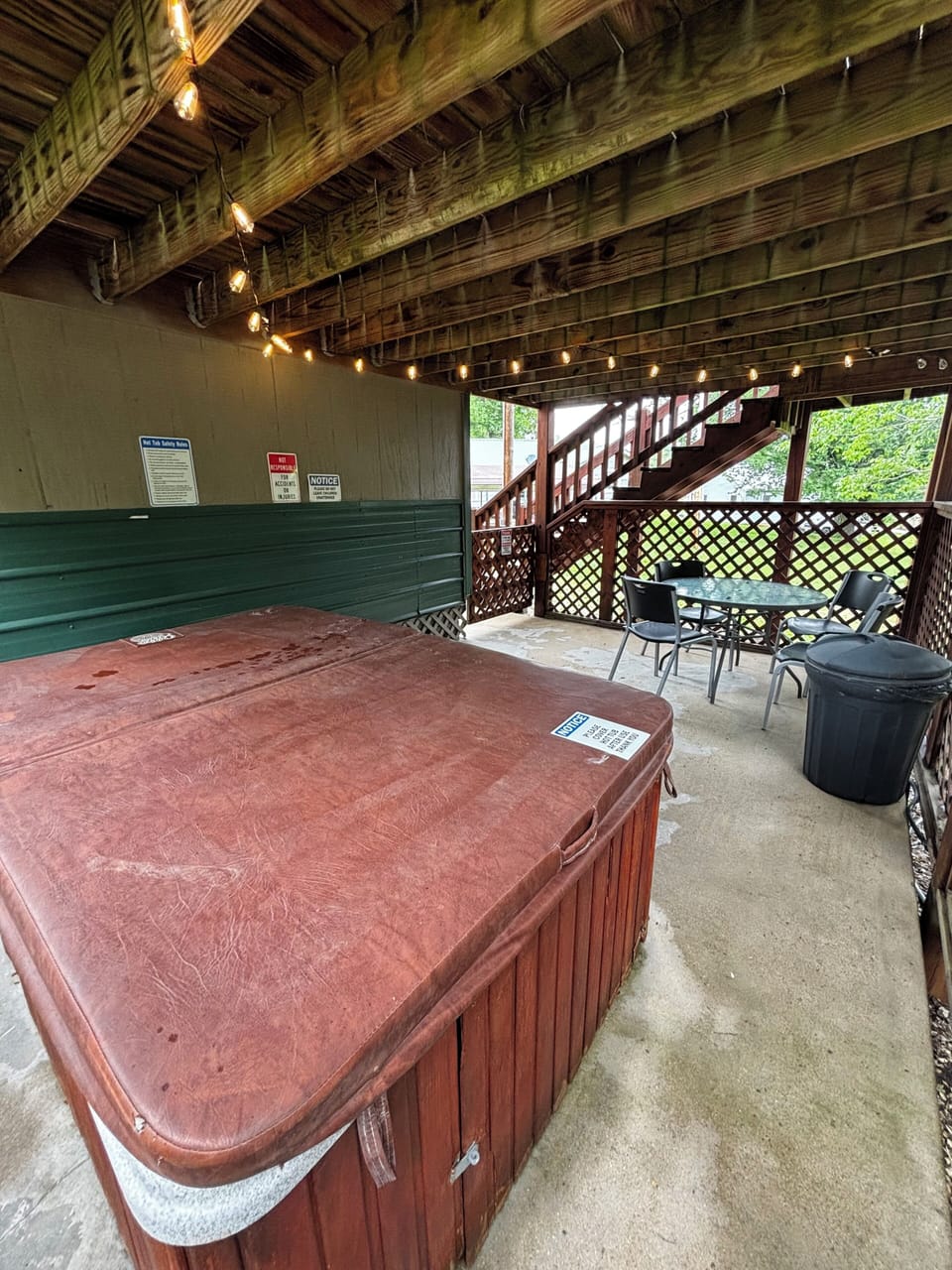 Outdoor dining