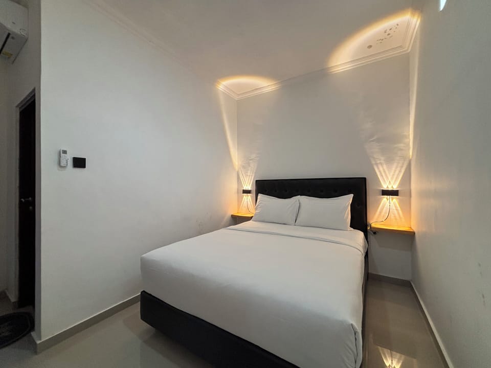 Double Room | WiFi (free), bed sheets