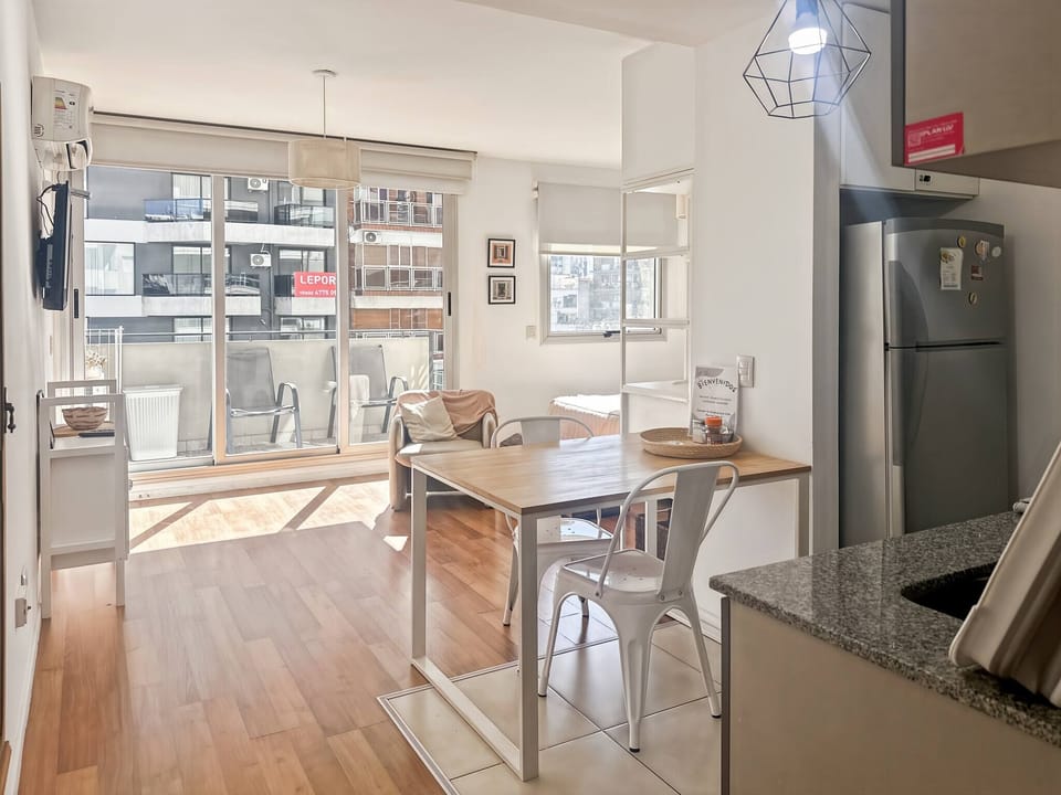 Apartment, 1 Bedroom, Balcony, City View | Dining room