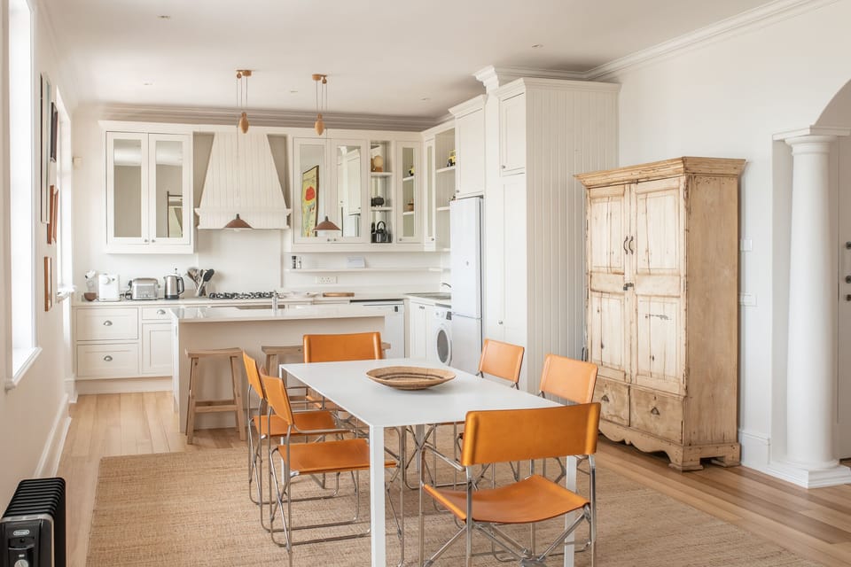 Deluxe Penthouse | Private kitchen | Fridge, microwave, oven, stovetop
