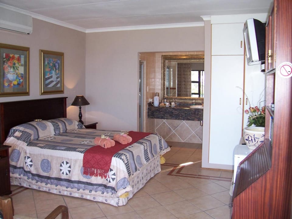 Elite Double Room | Desk, laptop workspace, free WiFi, bed sheets