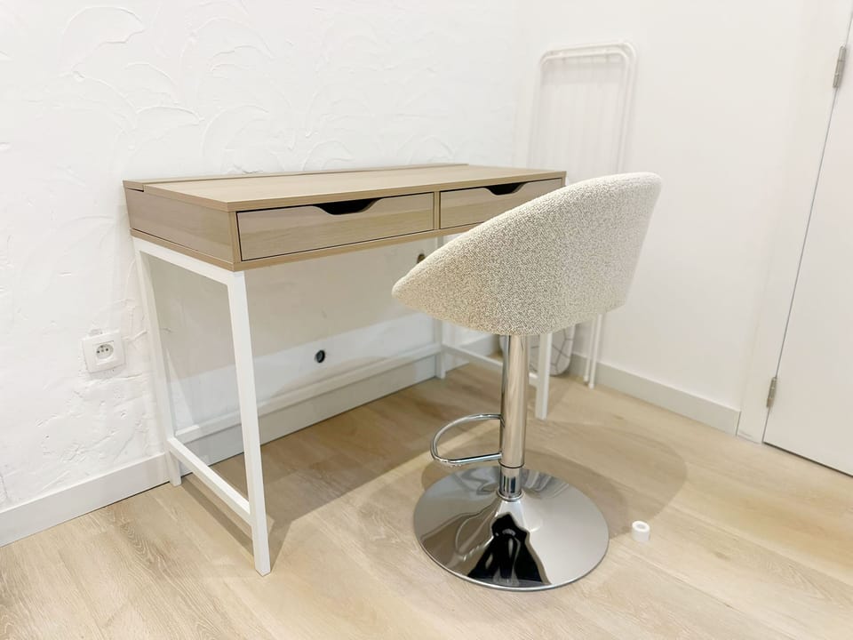 Basic Apartment | Iron/ironing board (on request)