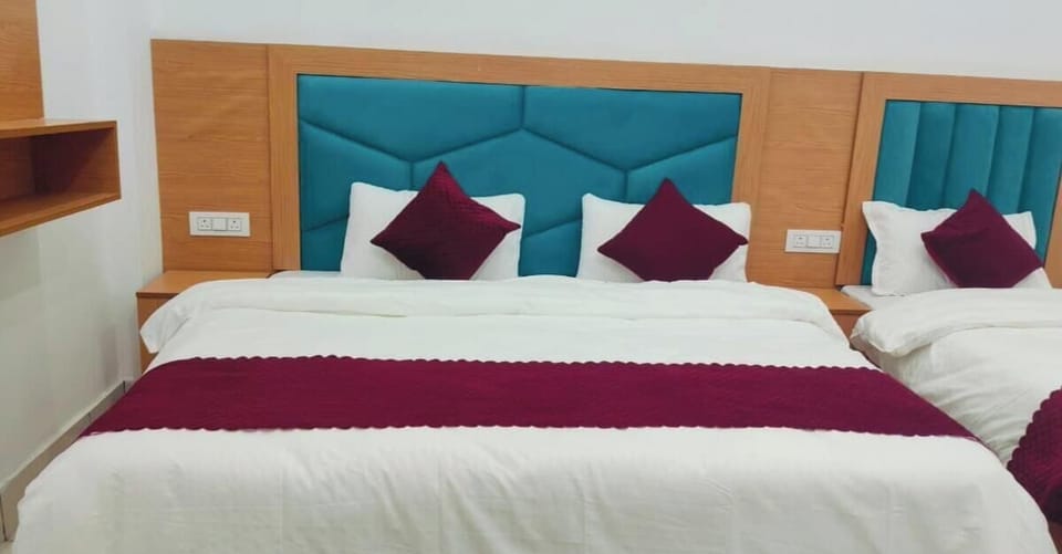 Deluxe Single Room, Balcony, Hill View | Desk, laptop workspace, free WiFi