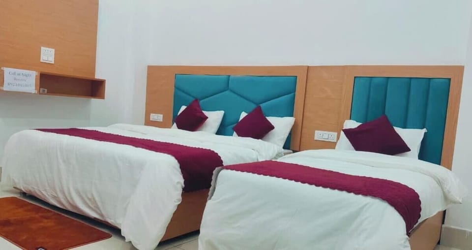 Deluxe Single Room, Balcony, Hill View | Desk, laptop workspace, free WiFi