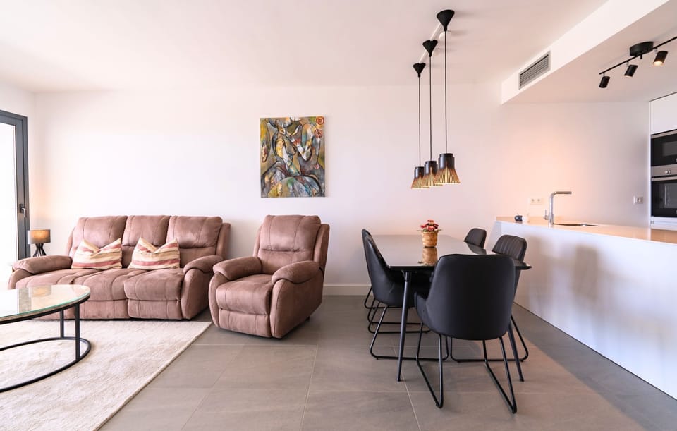Living room & dining