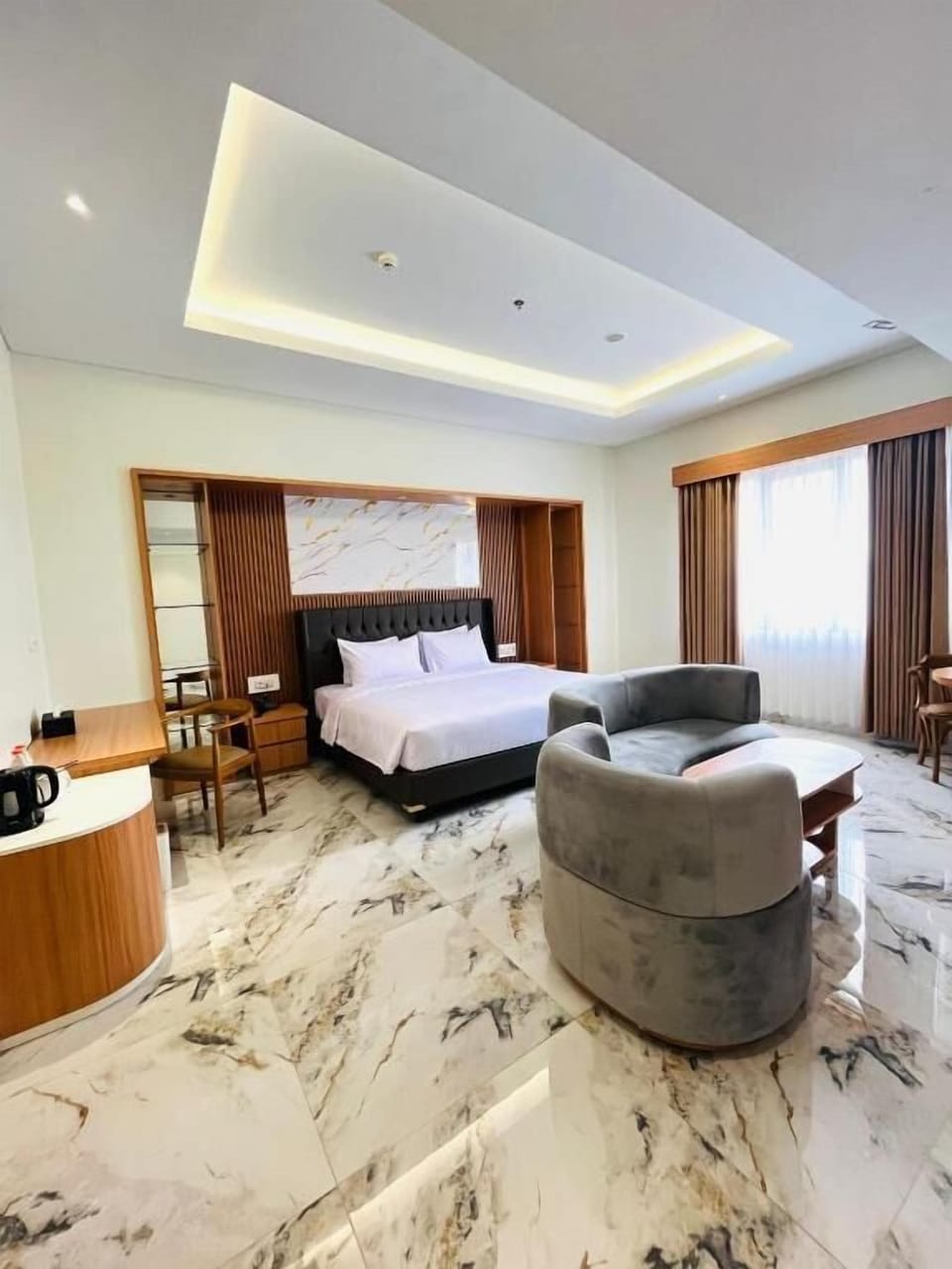 Deluxe Room, Lake View | Interior