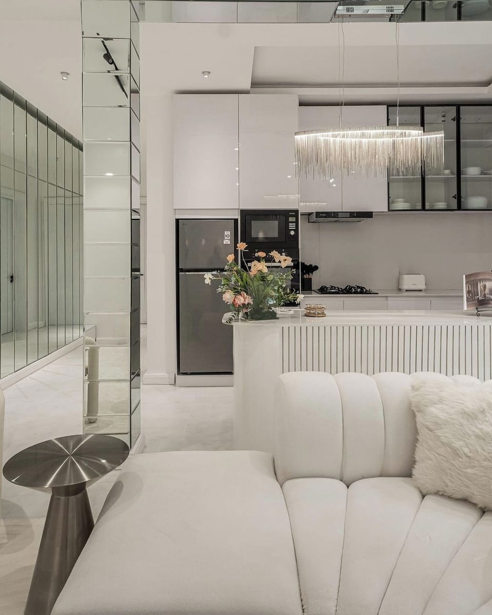 Deluxe Apartment, Balcony, City View | Living area
