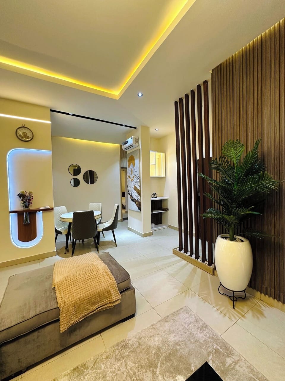 Deluxe Apartment, Balcony, City View | Interior