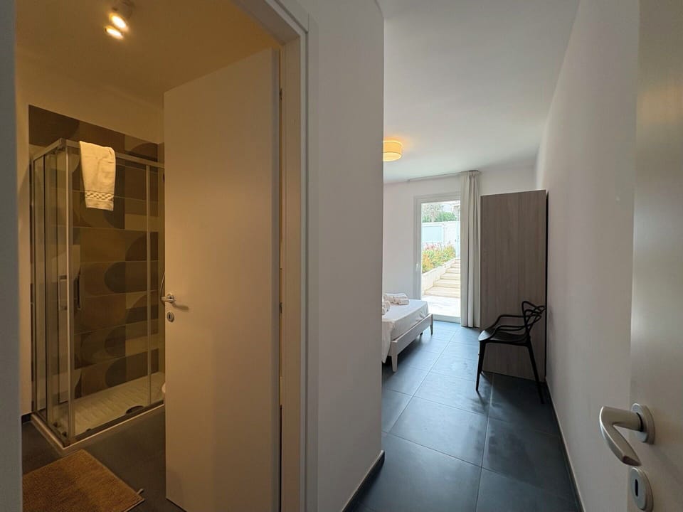 Autumn, Bathroom, Spring, Summer