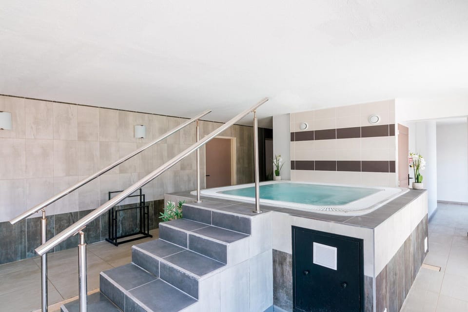 Holiday Home Swimming Pool