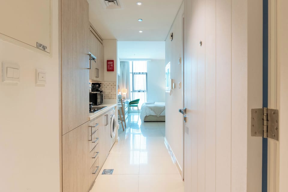 Deluxe Studio, Sea View | Premium bedding, memory foam beds, in-room safe, blackout drapes