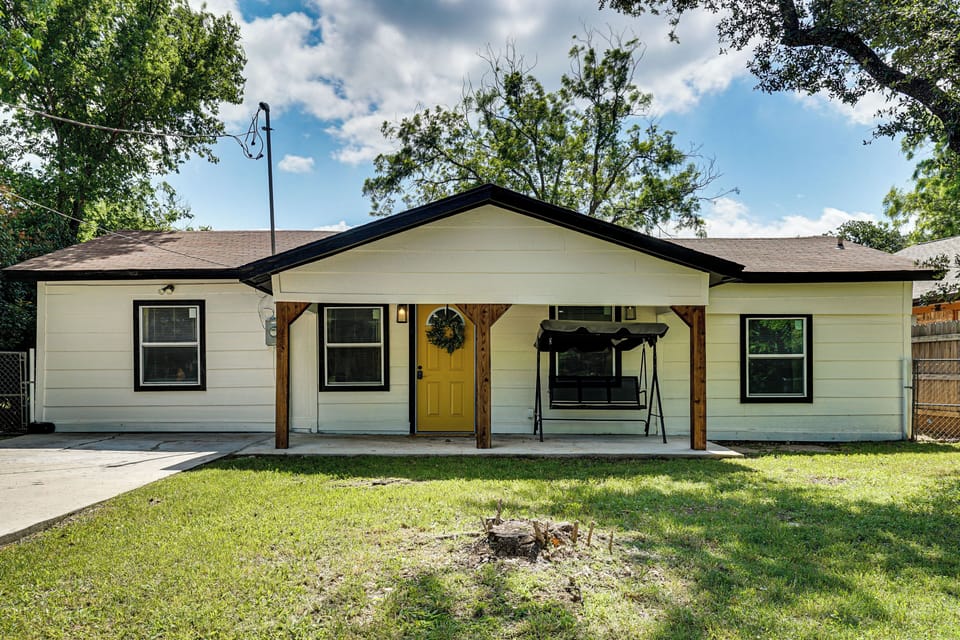 Exterior | Single-Story Home | Step-Free Access