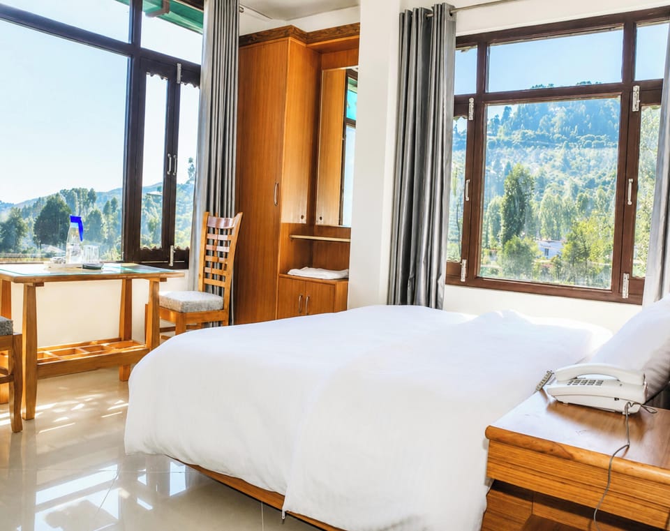 Superior Double Room | Hypo-allergenic bedding, desk, soundproofing, free WiFi