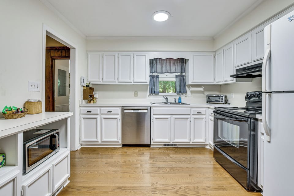 Property Interior | 2-Story Home