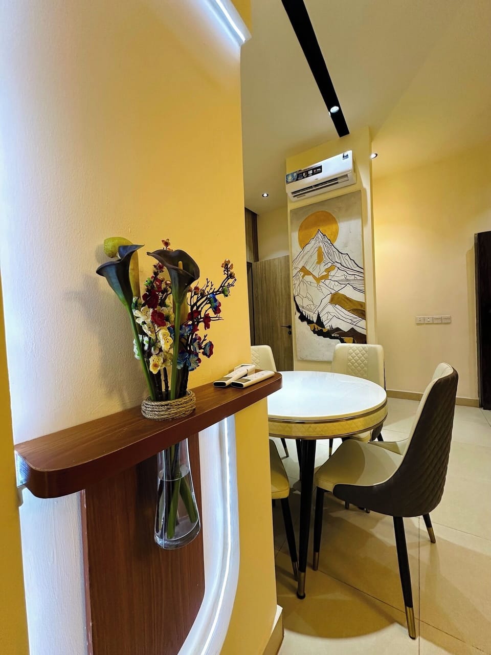 Family Apartment, Balcony, City View | Dining