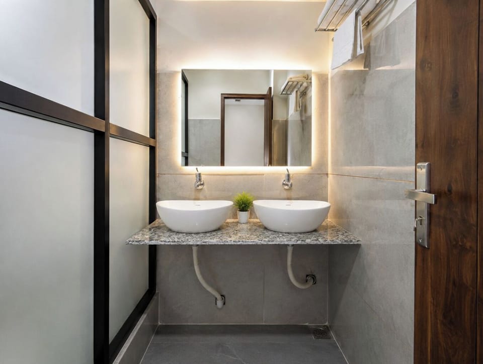 Deluxe Room | Bathroom