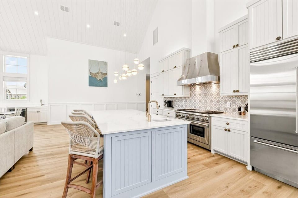 Kitchen, 2nd Floor