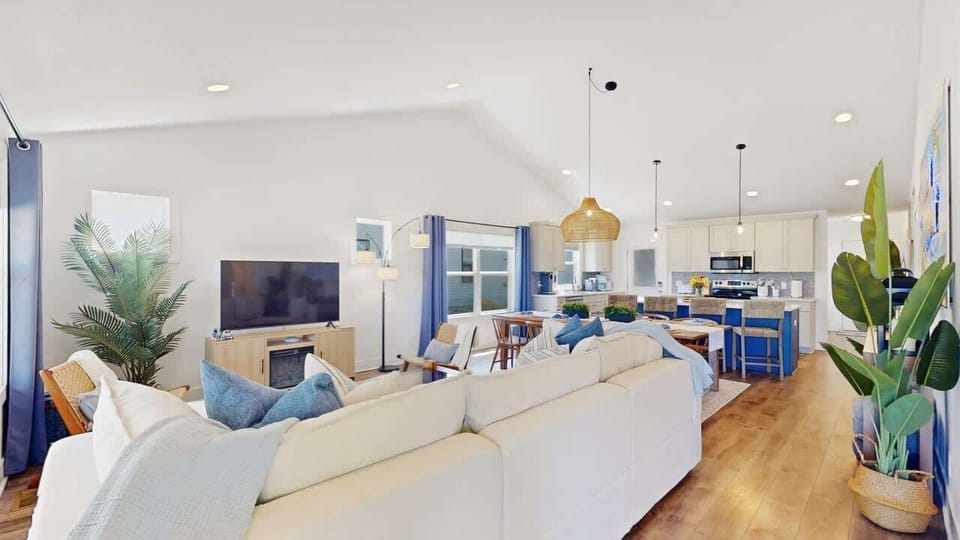 Open concept main floor living