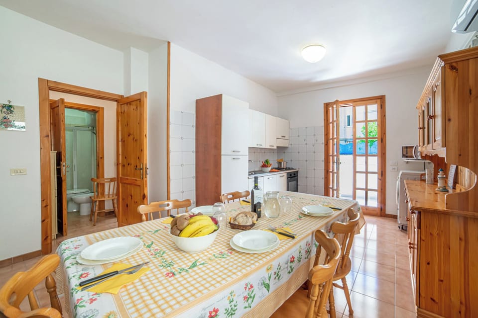 Family House, 2 Bedrooms, Microwave (Trilocale Sole Near The Sea) | Private kitchen