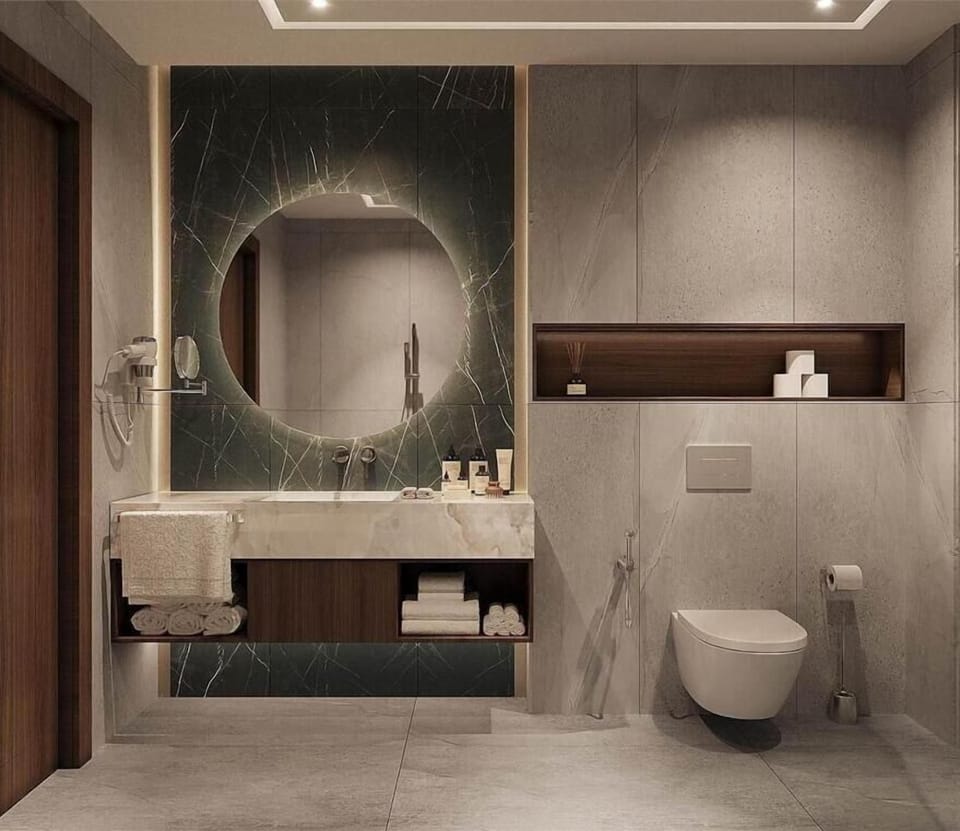 Executive Suite | Bathroom | Shower, free toiletries, hair dryer, bathrobes