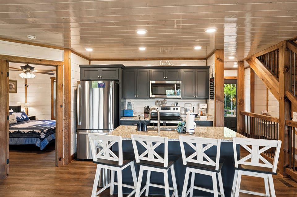 Full kitchen for breakfast, snacks, and dinners